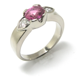 Rosa Saphir Ring